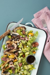 Portobello-Mushroom-and-Steak-Salad-with-Blue-Cheese-resized