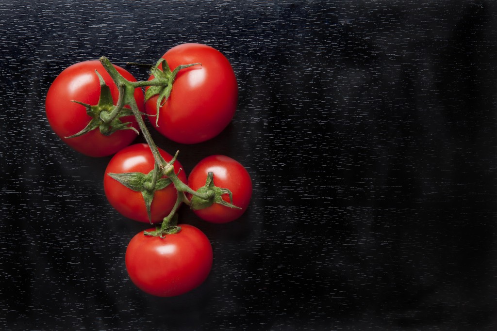 fresh organic cherry tomatoes